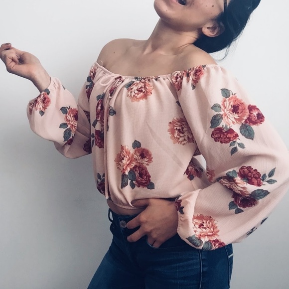 upstyleboutique Tops - ❗️Two Left❗️NWT Floral Off Shoulder Crop Top